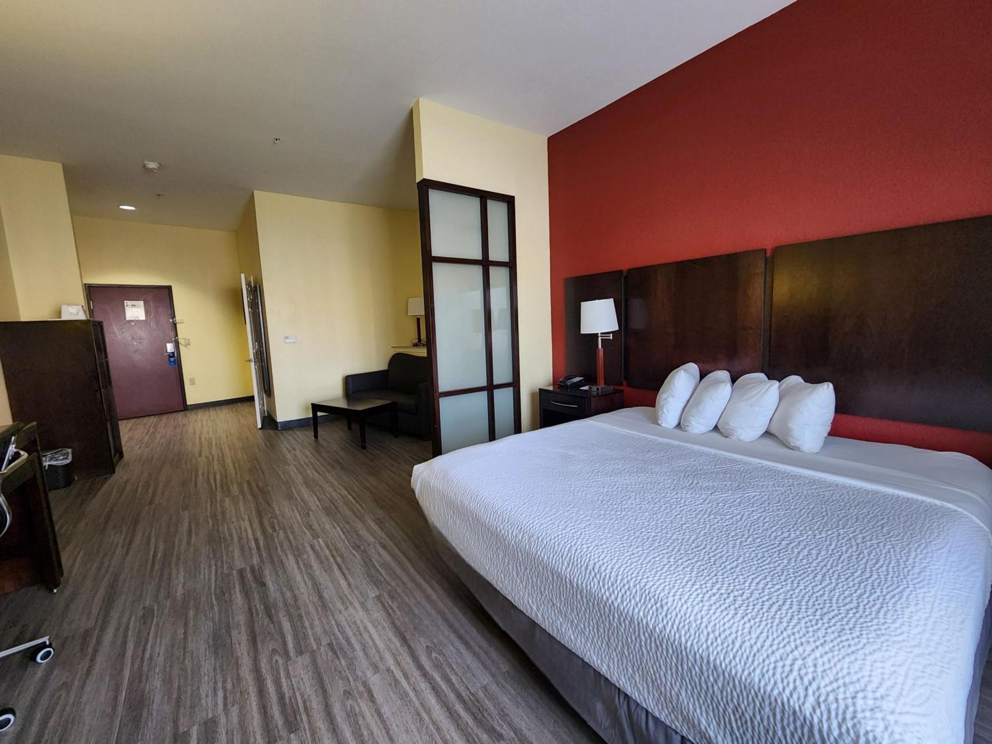 Days Inn & Suites By Wyndham Houston / West Energy Corridor Exterior foto