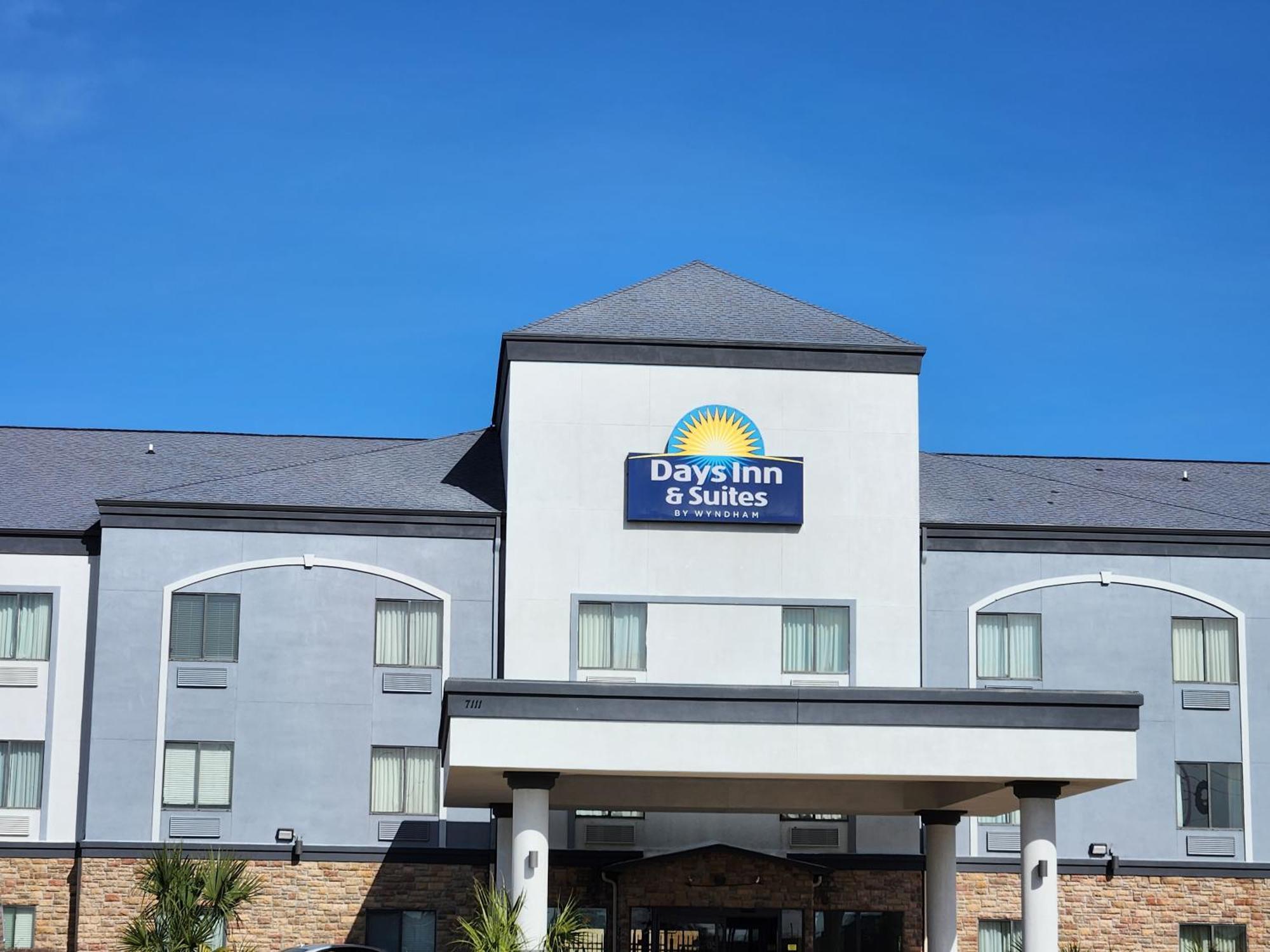 Days Inn & Suites By Wyndham Houston / West Energy Corridor Exterior foto
